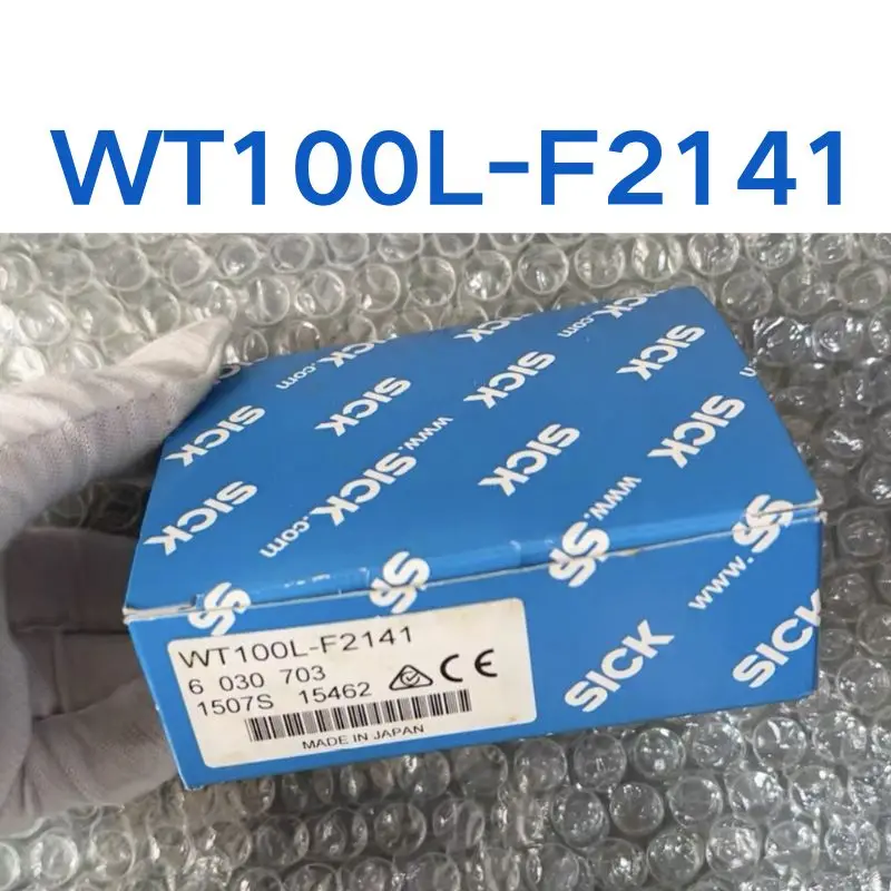 New WT100L-F2141 Diffuse Reflective Photoelectric Sensor fast shipping