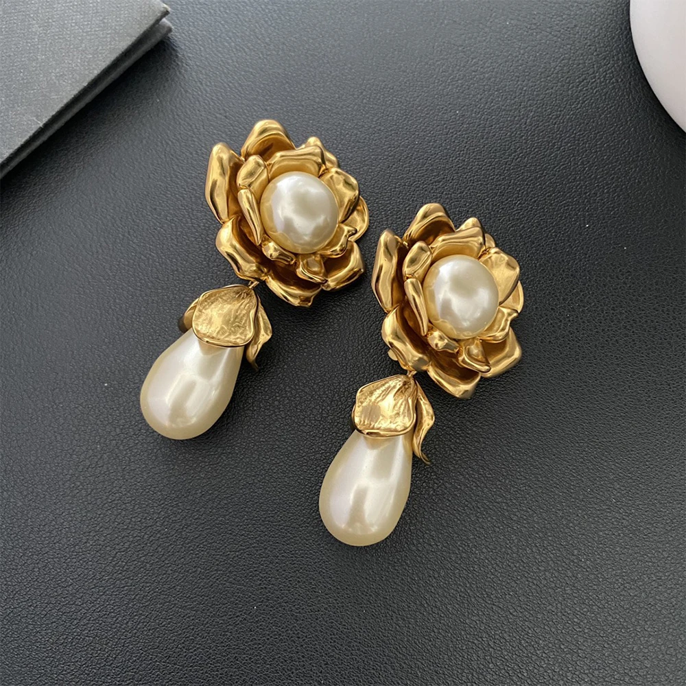 To Reines 2024 Vintage Gold Flowers Pearl Ear Clip Pendientes Earring Fashion Jewelry Party Girl Gift Earrings For Women