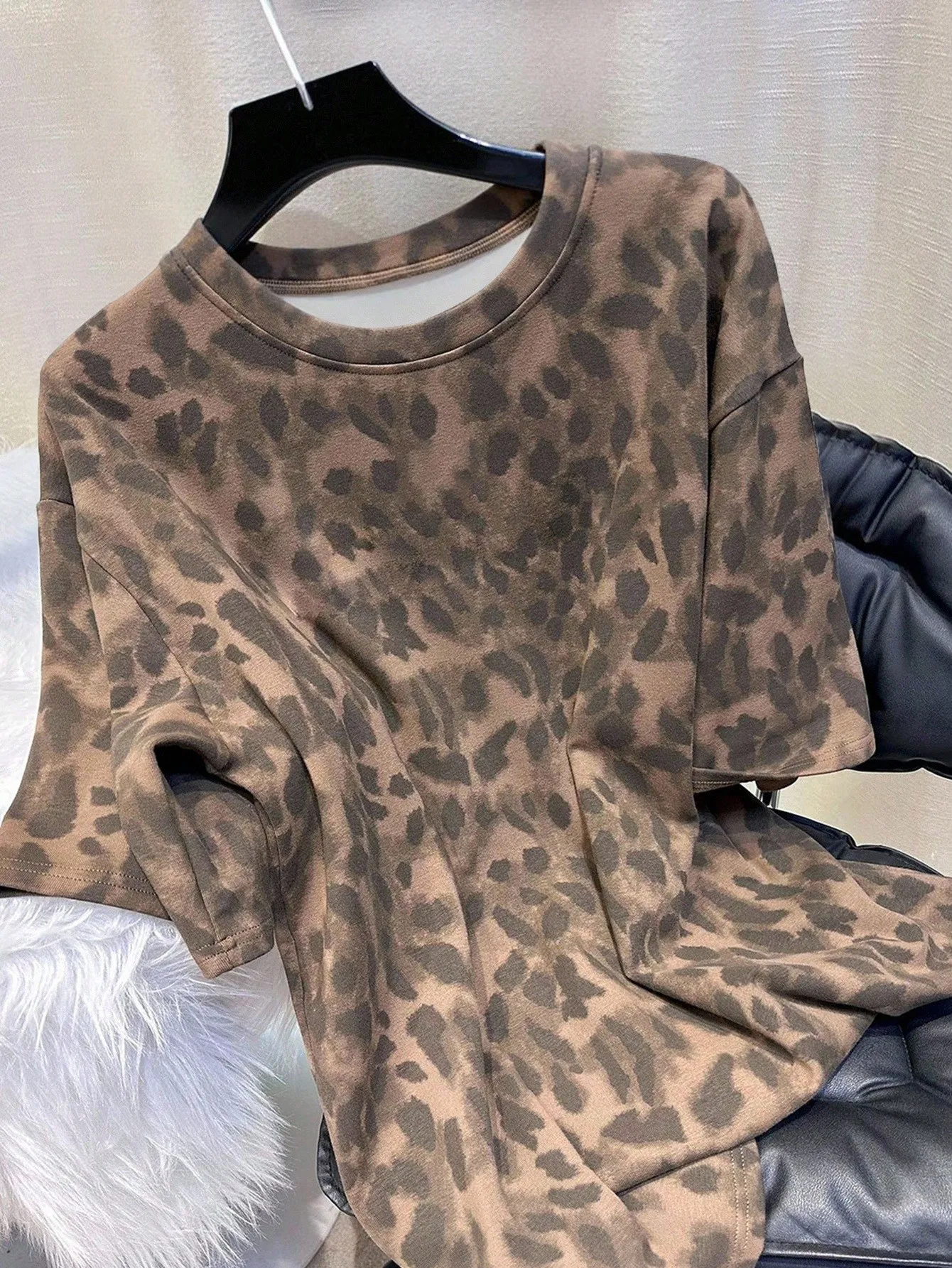 

Винтажная женская футболка свободного кроя с леопардовым принтом больших размеров для повседневной носки