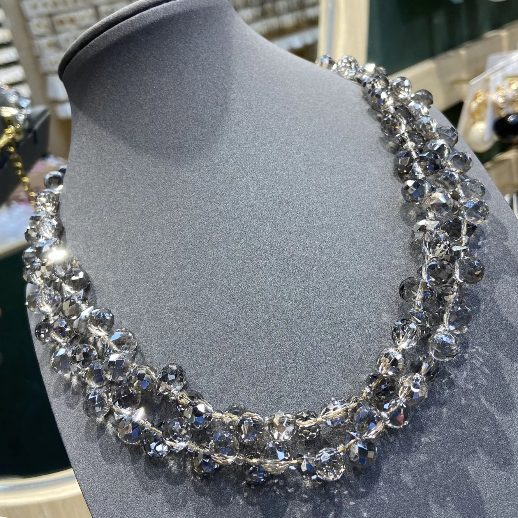 

Grey Teardrop Strawberry Crystal Necklace Raindrop Double-layer Layering Glass Dewdrop Choker Jewelry for Women Accessories Gift