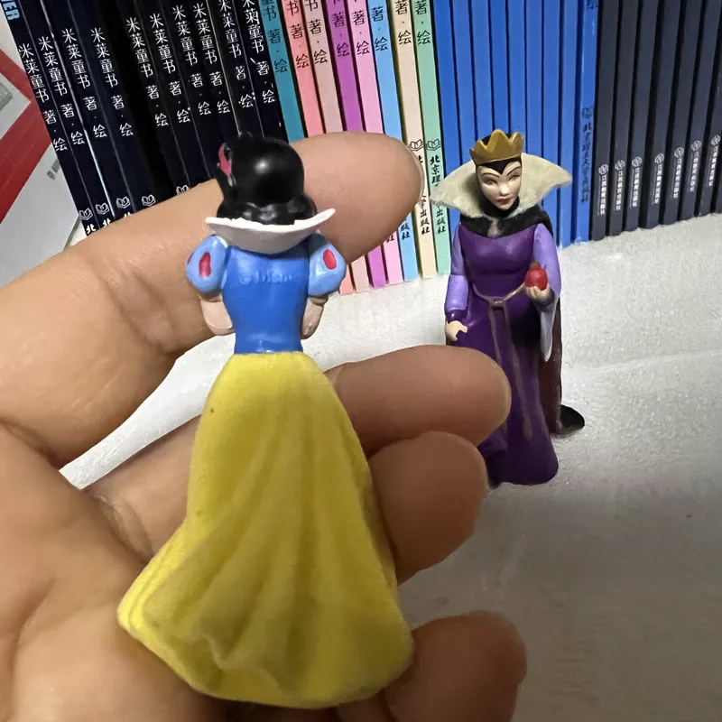 2pieces/lot  6.5cm High quality Disney Snow White and Bad Queen Plush Ornament