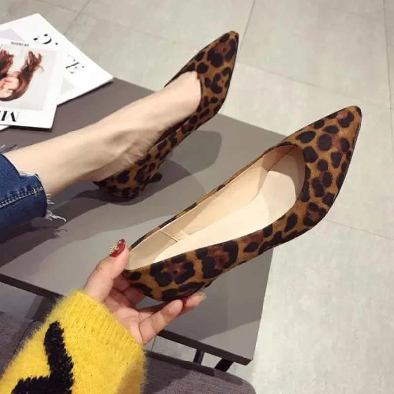 2024 Office Lady Shoes Women Low Heels Pointed toe Fashion Brand Women Pumps Woman High Heels Black Red Leopard Shoes YX3411