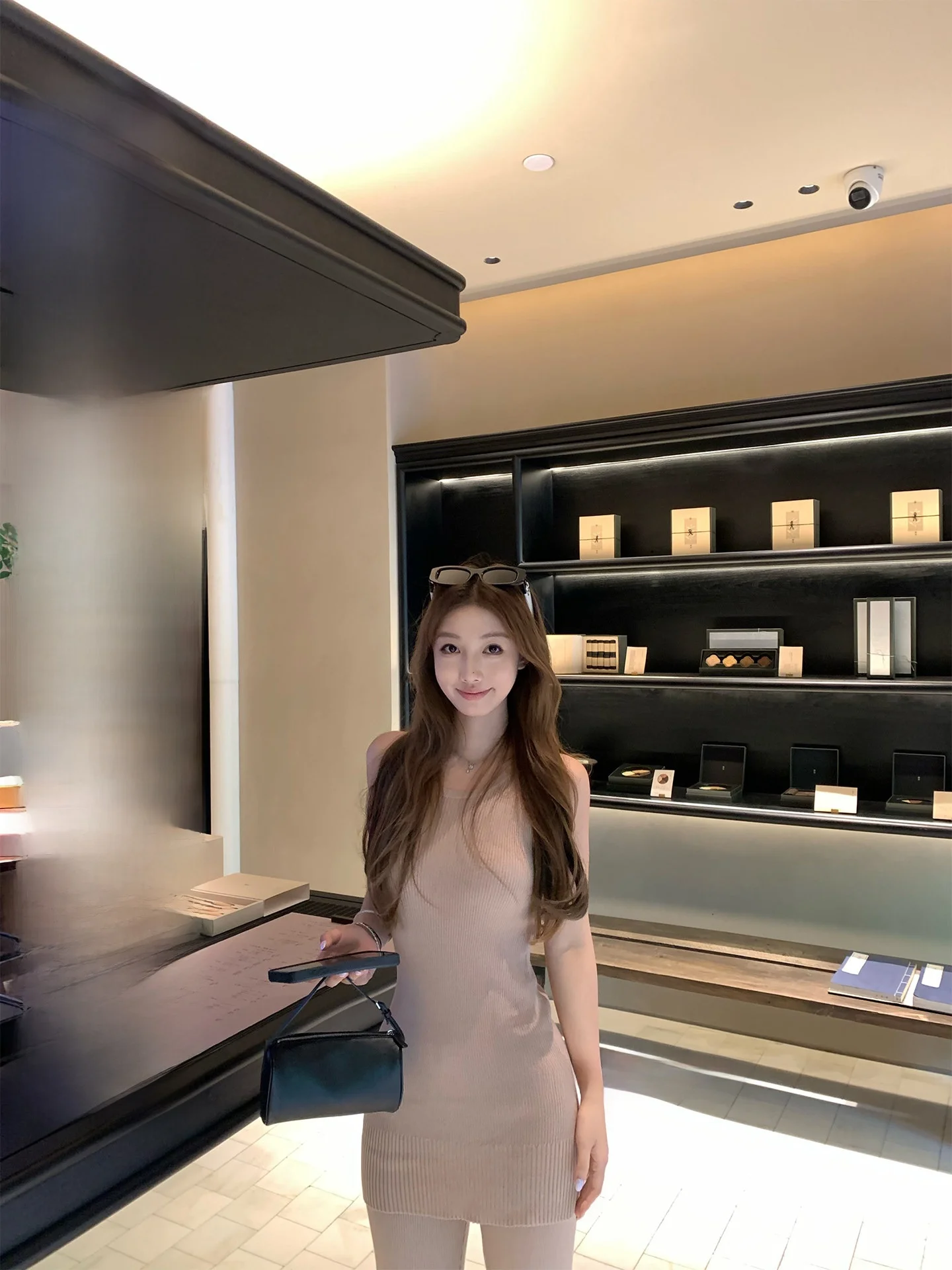 

Комплект из трикотажного жилета и брюк Slim Fit Svel Curvy Mystery Autumn Faion для женщин, длинные брюки, круглый вырез Neline