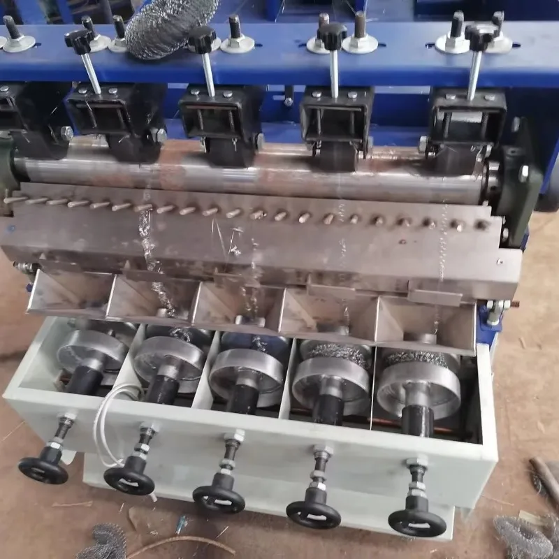 

Kitchen cleaning stainless steel wire ball production machine, using steel brush ball machine, sponge brush pad making machine