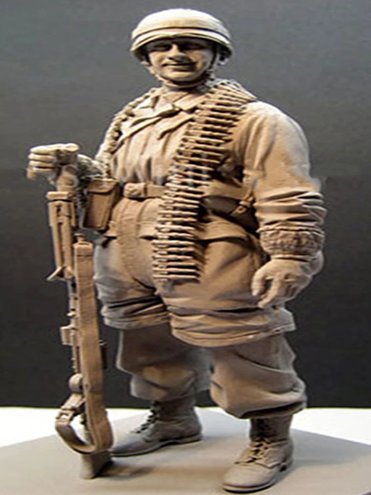 Resin Figure Model Kit Unassambled 1/16 ancient Paratroopers in winter (NO BASE )   Unpainted collect Figure Building Kit