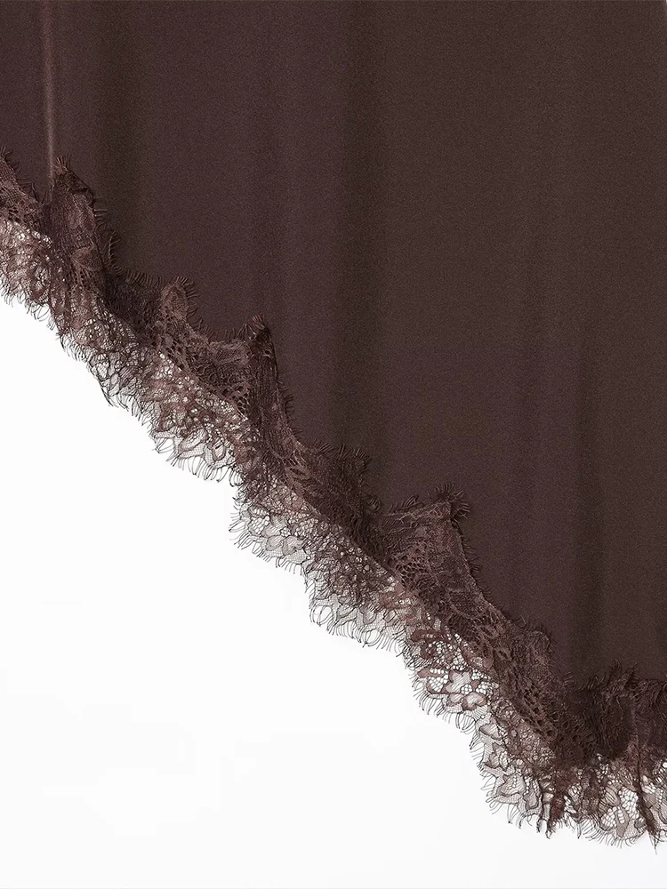 New European-style women's fashion skirt: stylish, versatile, elegant, simple, solid color, asymmetrical lace design.