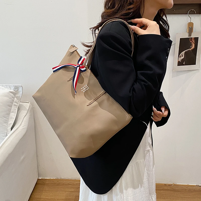 

Luxury Women High End Modern Leather Shoulder Bag Elegant Tote Handbag Daily Fashion Crossbody