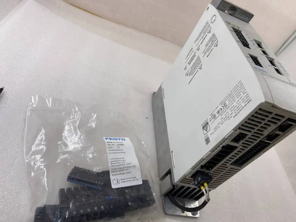 ONE NEW FESTO CMMT-AS-C2-11A-P3-PN-S1