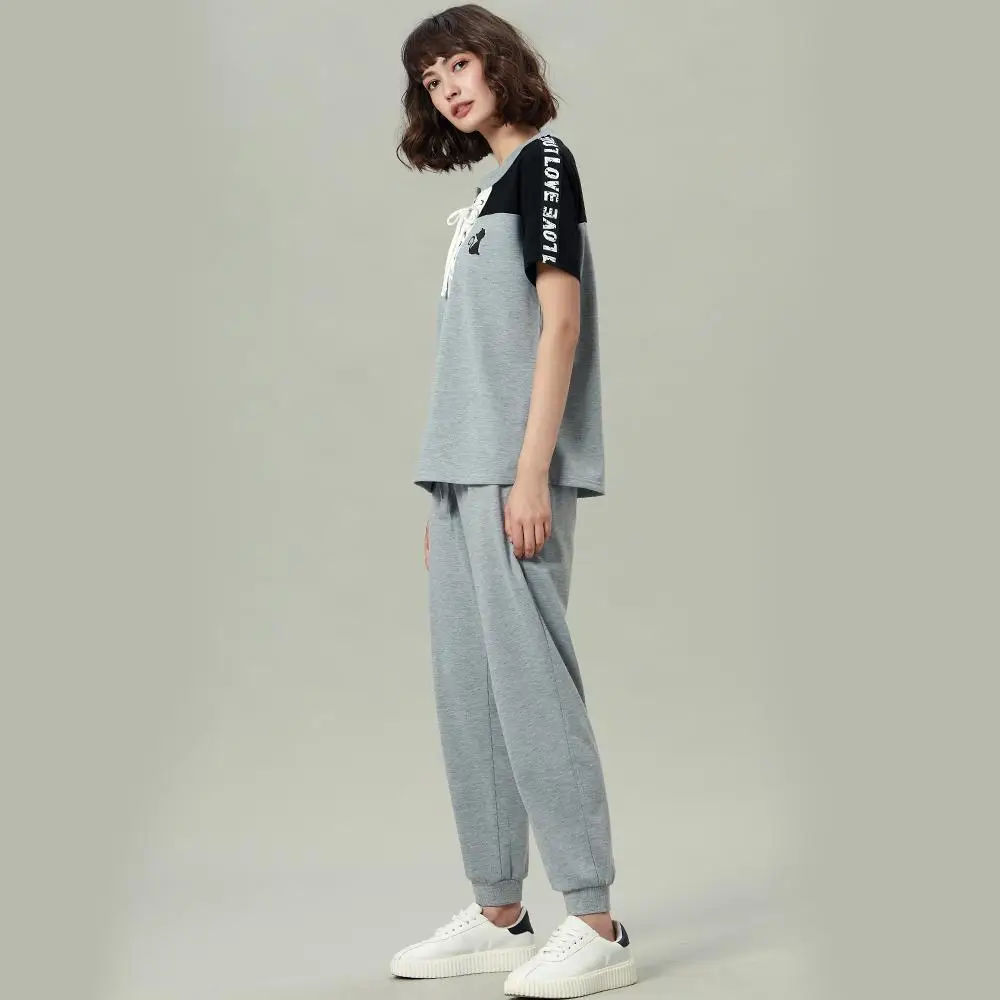 เสื้อยืดพิมพ์ลาย กางเกง ชุดลําลองแฟชั่นสําหรับผู้หญิง