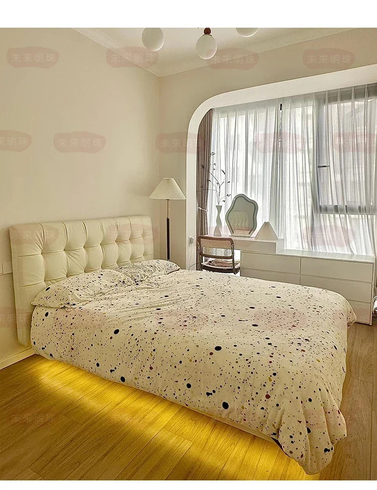 

Подвесная кровать во французском кремовом стиле, главная спальня, кожаная мягкая сумка с пряжкой, двуспальная кровать, современная минималистичная подвесная кровать