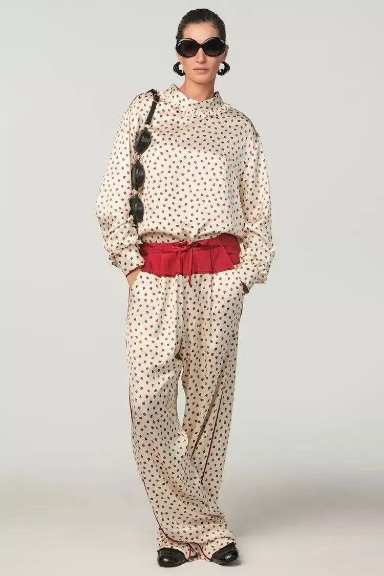 

BB6596 2025 Autumn New Women's Vacation Style Strawberry Print Contrast Splicing Pajama Style Top 9117827