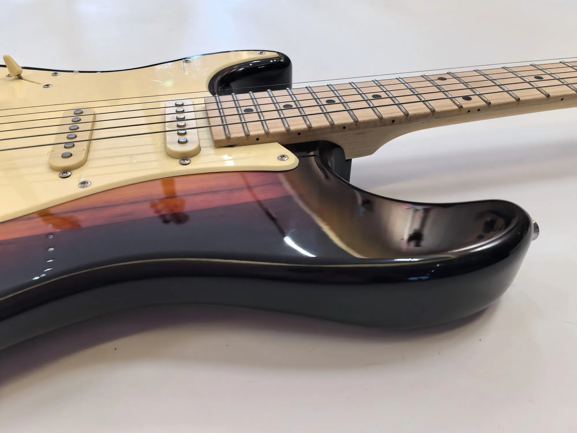 Today\'s event: left hand 6 string birch electric guitar, customizable, 1 in stock, direct sale from the manufacturer. sun color