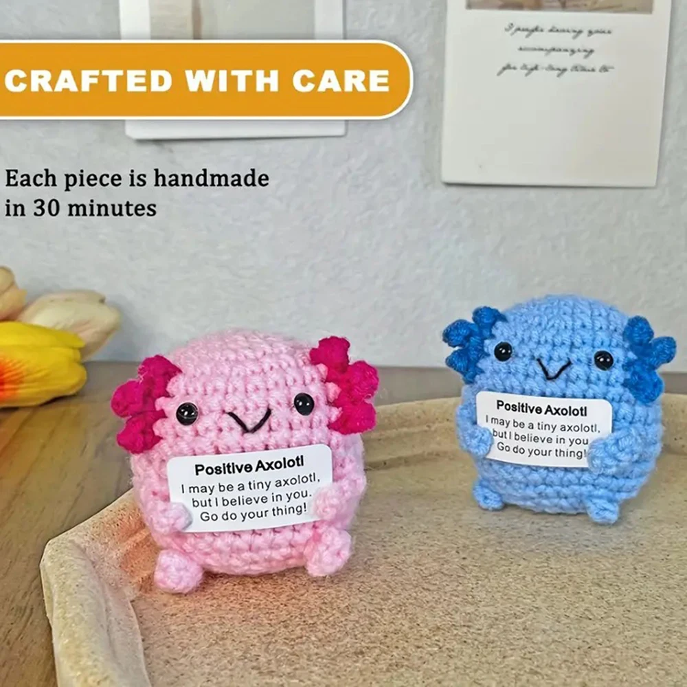 1 Stück gehäkelte Plüsch-Desktop-Dekorationsornamente, emotionale Unterstützung, kreative Geschenke mit Grußkarten, handgefertigte positive Häkeldruimte-Desktop-Spaß-Ornamente, geeignet für Festivals,