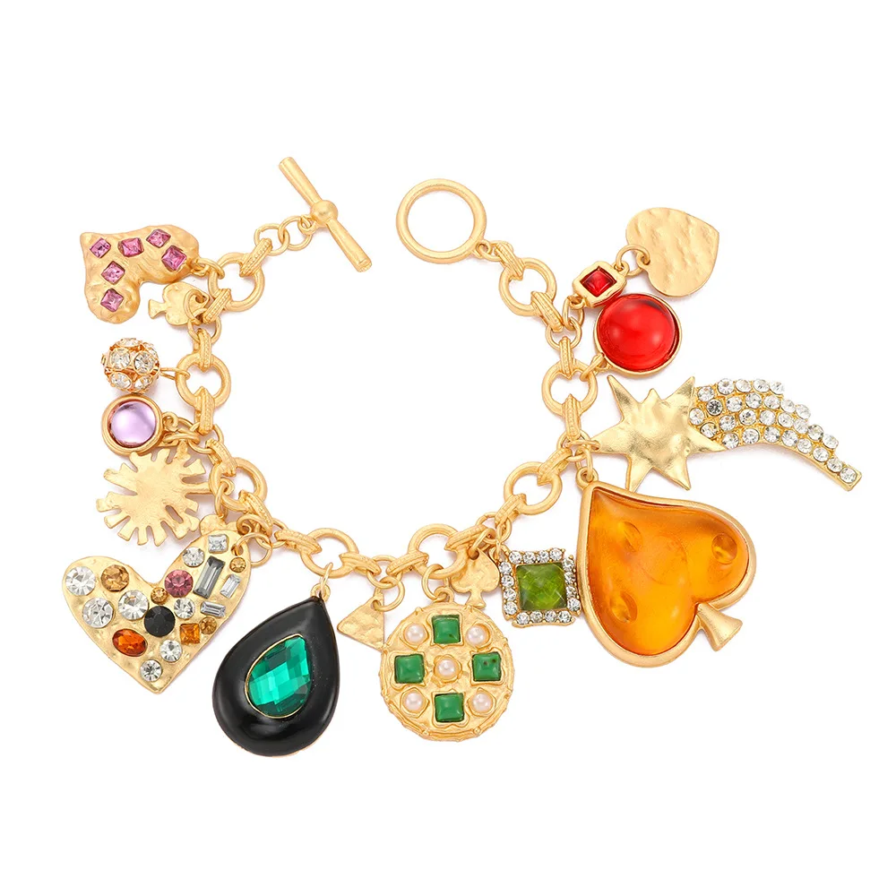 Street-shot Bohemian-style heart-shaped handchain jewelry for women with sweet temperament, cross-border wholesale.