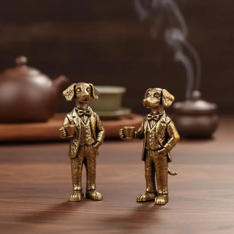 Handgefertigte Messingfigur eines Gentleman-Hundes mit charmantem Fliegenkragen, Teetrinkender Welpen-Statue für die Dekoration von Bücherregalen zu Hause, Kunsthandwerksgeschenk – Detail 12