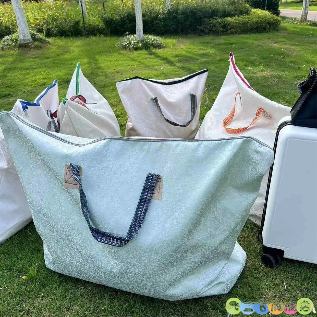 large-capacity-canvas-storage-bag-moving-packing-bag-home-use-quilt-student-dormitory-clothes-sorting-luggage-travel-bag
