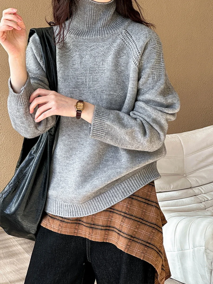 Pull en cachemire à col roulé gris pour femme, chemise à bascule unique et chic avec haut de haute qualité à l'intérieur.