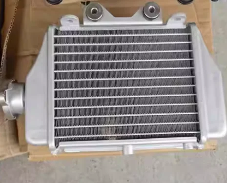 

A2095000600 for MERCEDES 2013 W204 C63 AMG Engine Oil Cooler Radiator