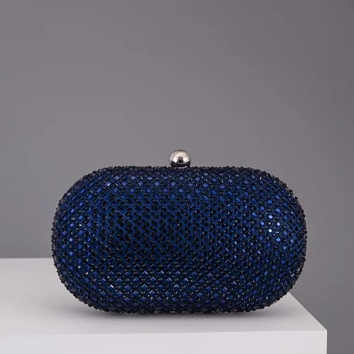 Bolso de noche ovalado con diamantes elegante y moderno