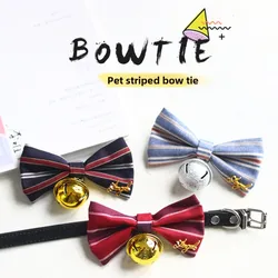 Collar con lazo de fresa y campana para gatos y perros pequeños