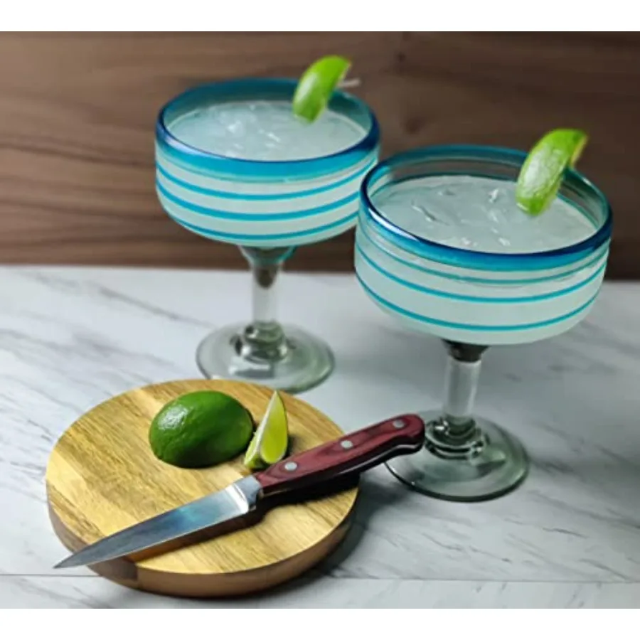 Conjunto de vidro soprado à mão mexicano com 4 copos de margarita de 16 onças com design em espiral aqua perfeito para coquetéis e reuniões de verão