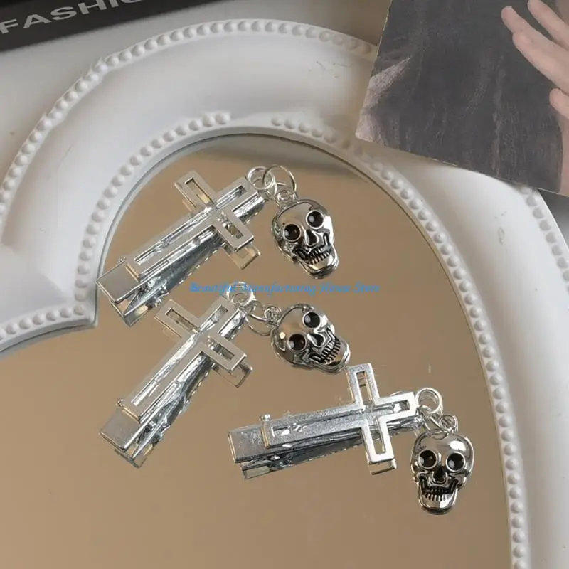 

E56A Eye Catching Hairpin with Skull Pendant for Woman Metallic Feeling Hairpin
