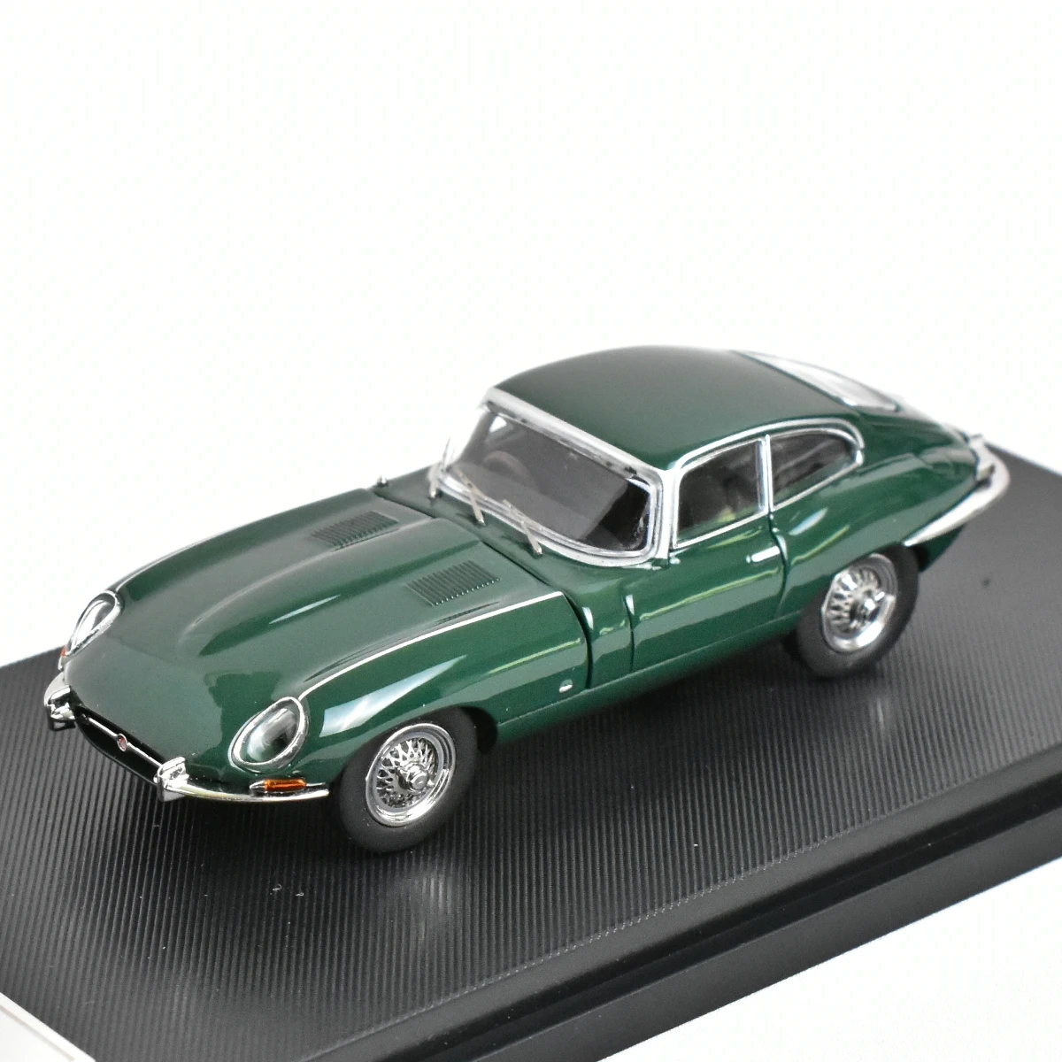 

GFCC 1:64 E-Type Diecast Model Car