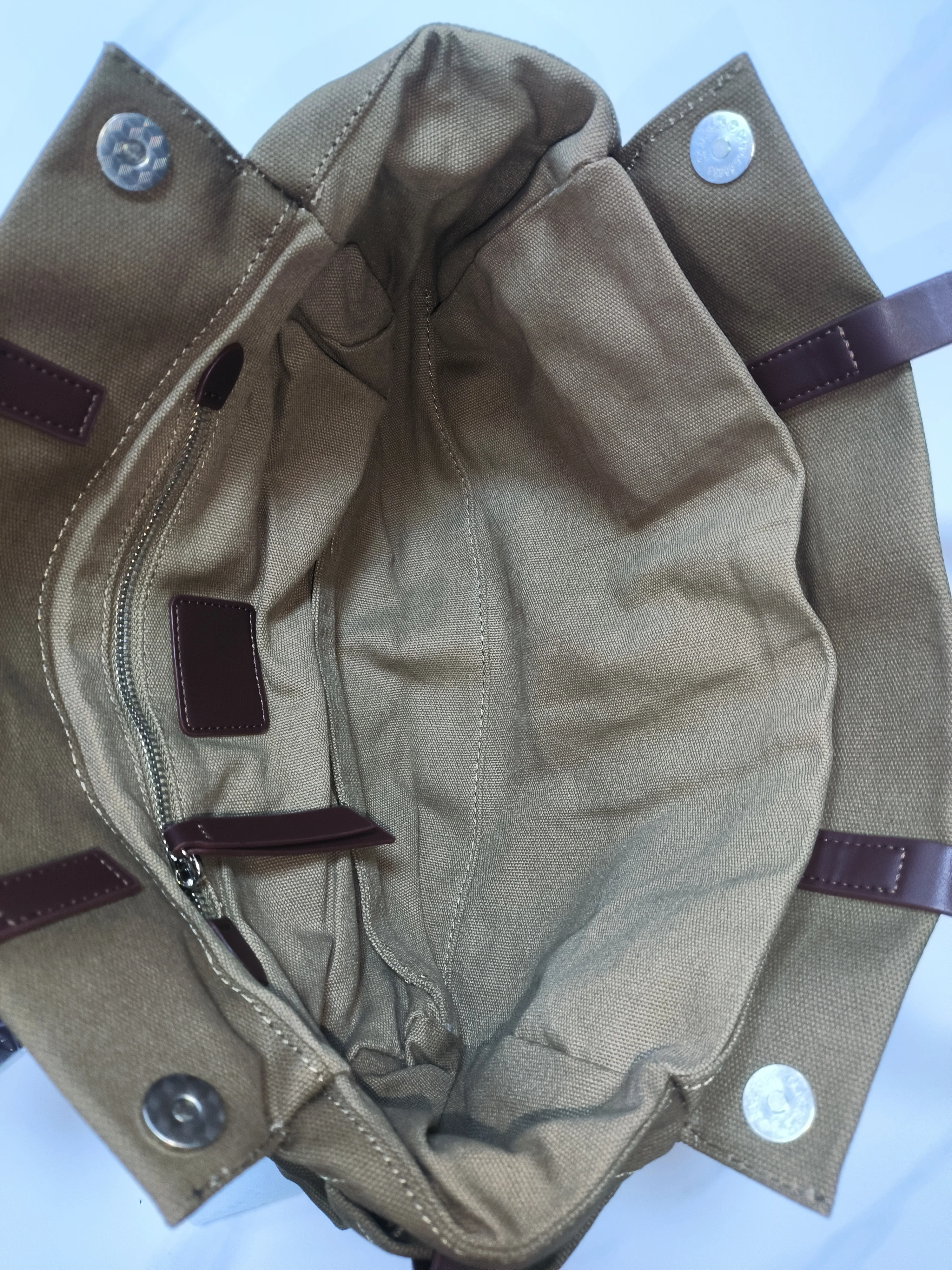 Luxuriöse Canvas-Leder-Mehrfach-Taschen-Tragetasche, Damen-Schultertasche mit Reißverschluss im Vintage-Stil, Motorrad-Biker-Style Handtasche, Leichtgewichtig – Detail 9