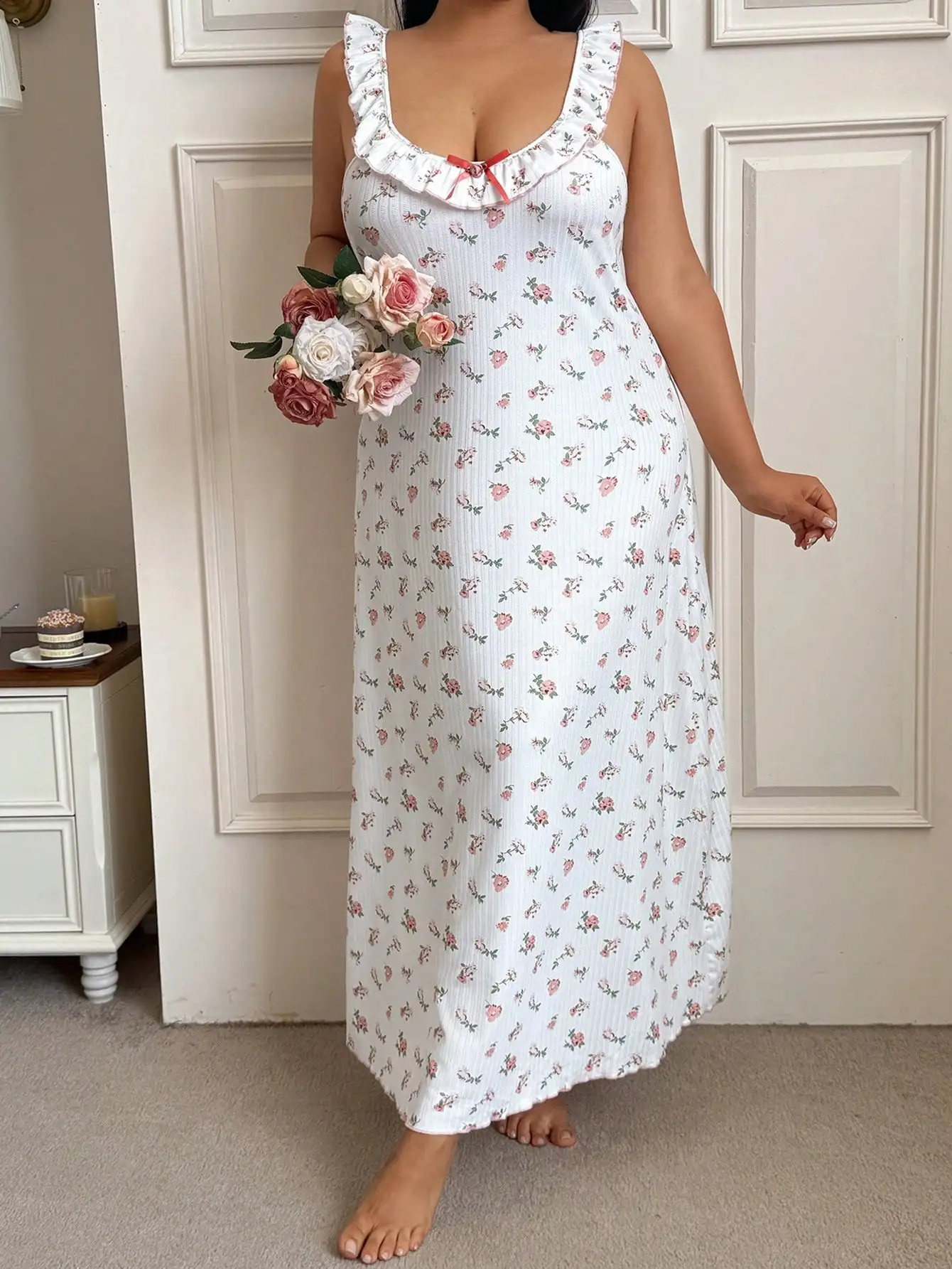 

Ночная сорочка больших размеров с цветочным принтом, длинное домашнее платье на тонких бретелях с рюшами на горловине, летняя одежда для сна