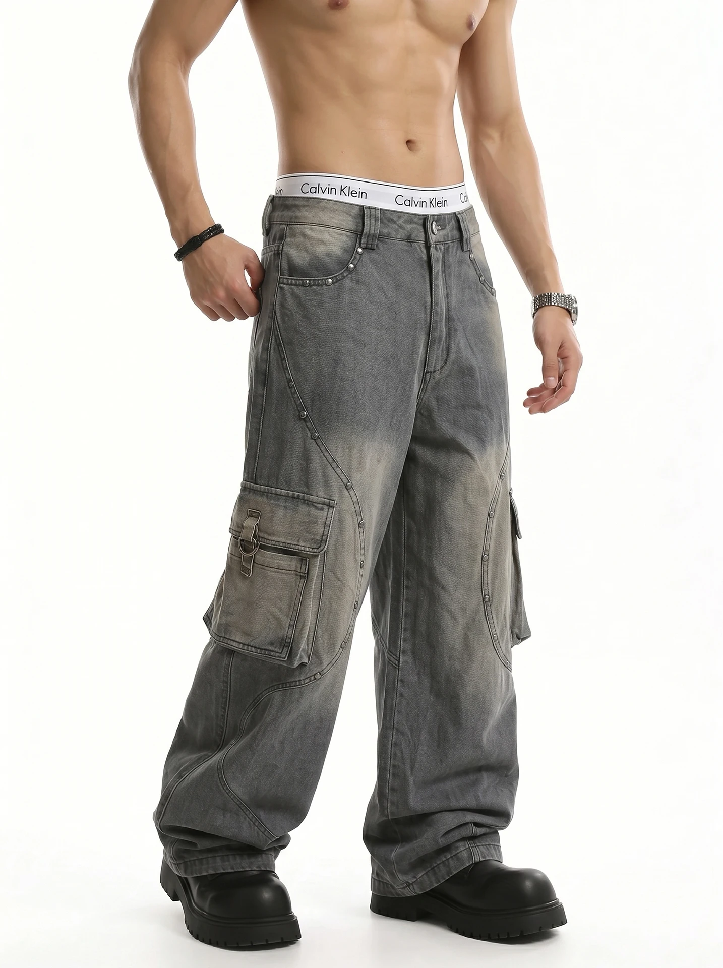 Retro Washed American High Street Men's Loose Wide Leg Workwear Jeans with Rivets Destructed Style Straight Cut Casual Trousers