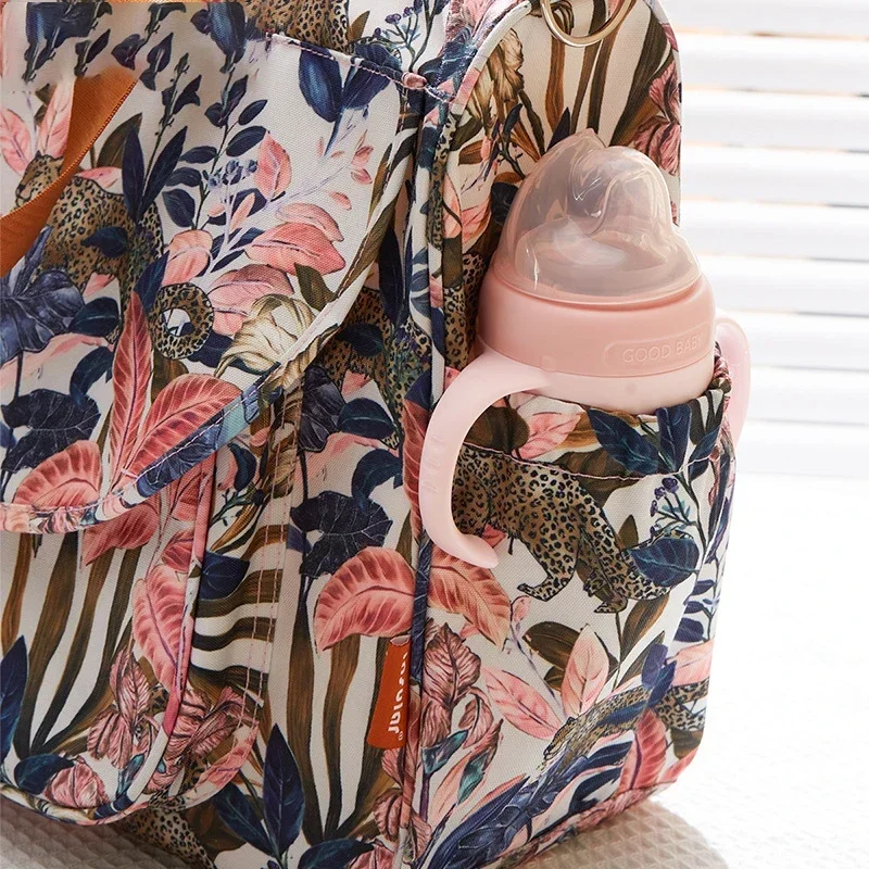 Multifunctional insulation bag, shoulder crossbody, portable mother and baby bag, mommy bag, waterproof diaper storage bottle