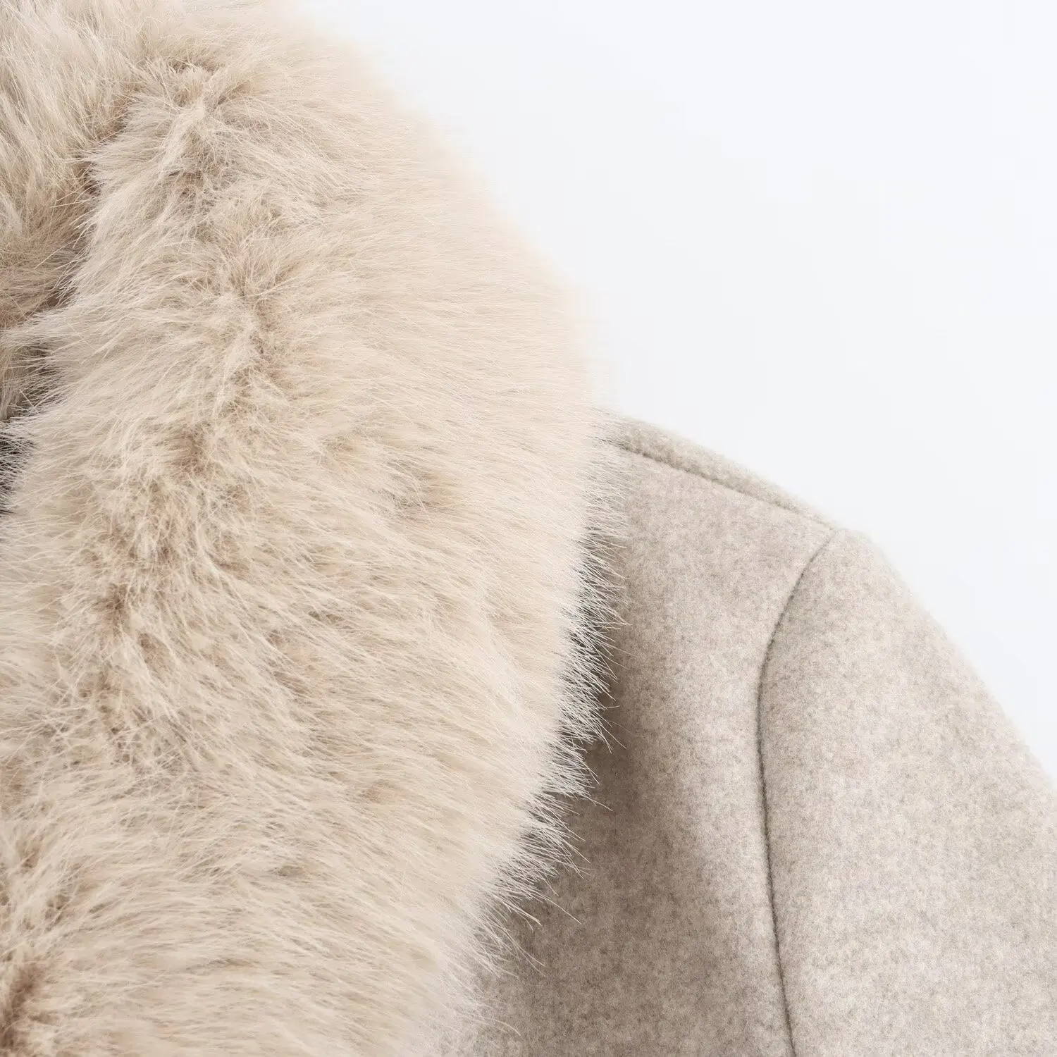 Luxe faux fur collar coat. Feel chic & cozy in this versatile, stylish essential. A new must-have.