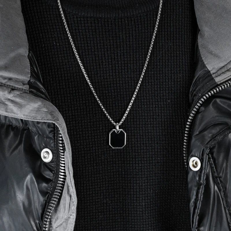 Geometrische Kleine Quadratische Marke Pullover Kette Edelstahl Kühlen Stil Vielseitige Halsketten Männer Frauen Persönlichkeit Mode Schmuck – Detail 3