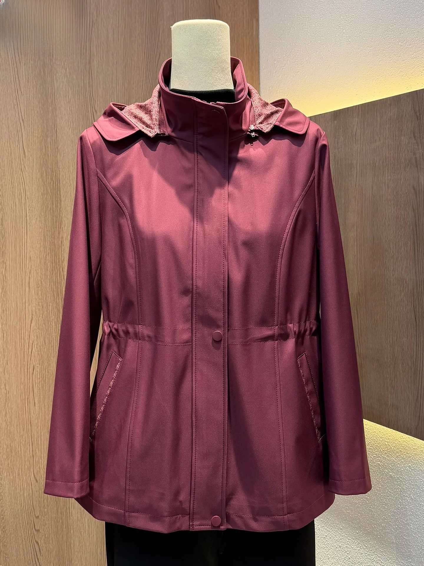 

Ele Lady Spring Faion Coat Hooded Jaet Middle-Aged And ly Women's Clothing Polyester Fiber Zipper Closure Pure C...