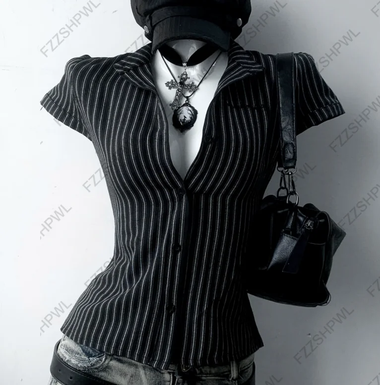 Ropa informal ajustada gótica de verano para mujer, camisas Y2K de moda Harajuku con estampado de rayas, Top de manga corta con botones Vintage estético