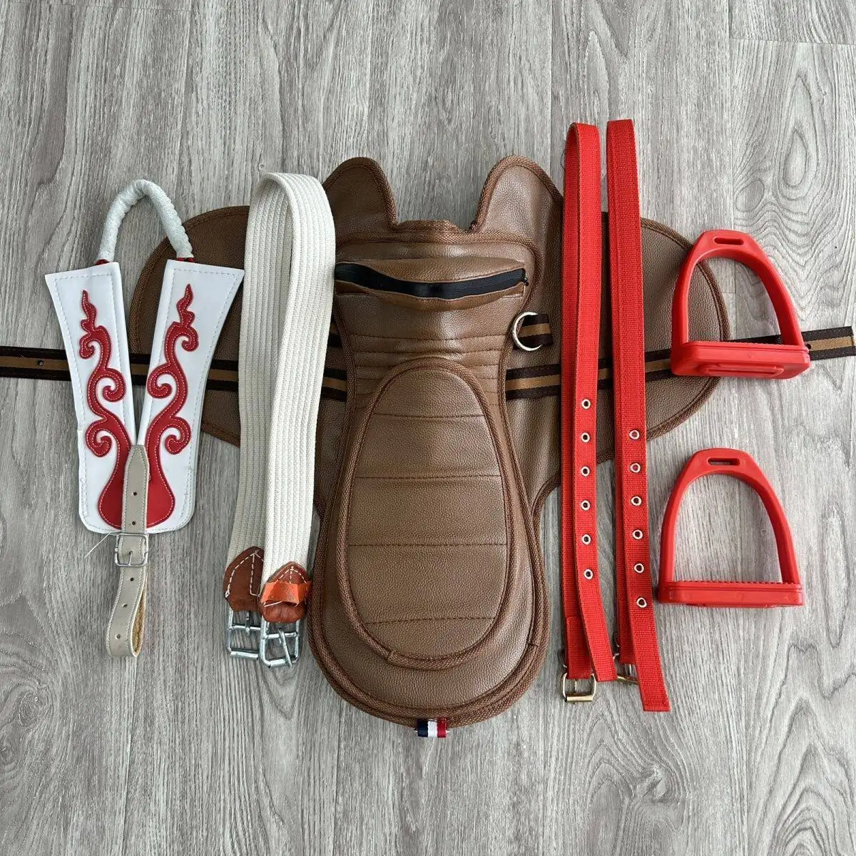 New Complete Set Small Racing Saddles Lightweight Racing Saddles Plus A Tibetan Ethnic Saddle