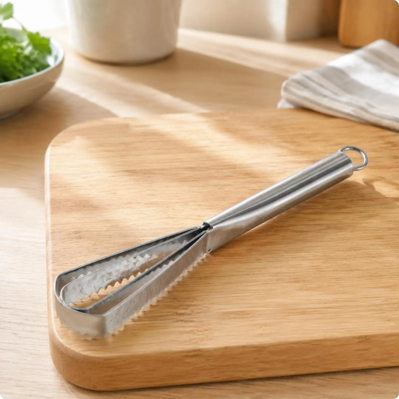 Seafood Scaler with Cowhide Box Serrated Handheld Seafood Scaler Easy to Use Long-Lasting