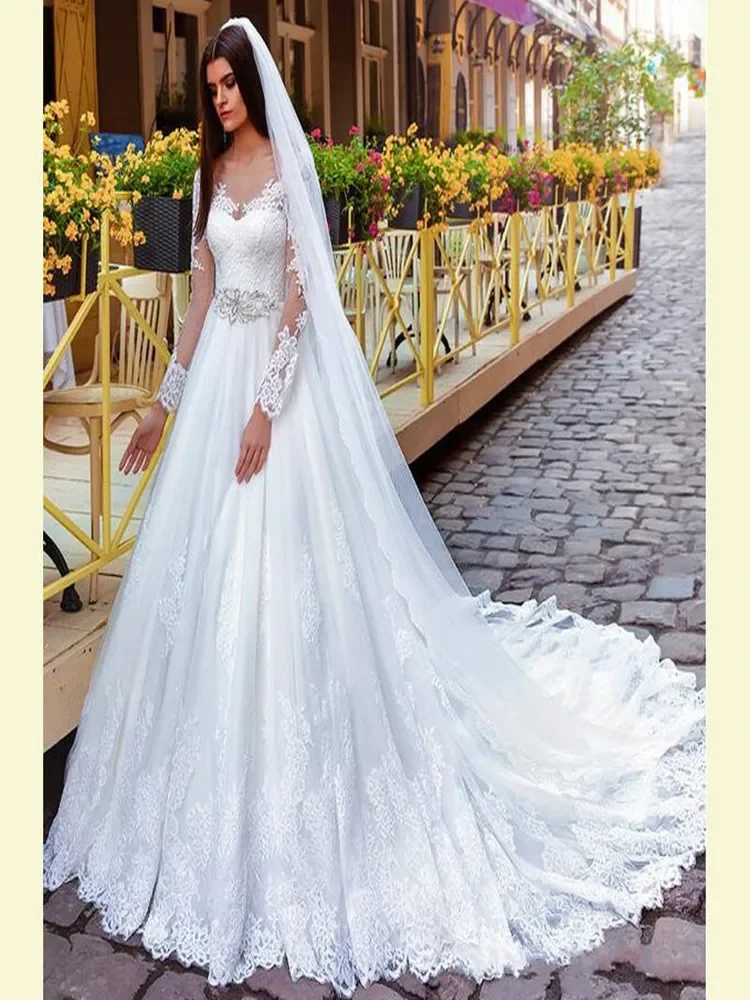 Customized Modern Scoop Neck Lace Appliques Ball Gown Wedding Dresses For Bride 2023 Sweep Train Beaded Long Sleeves Garden Brid