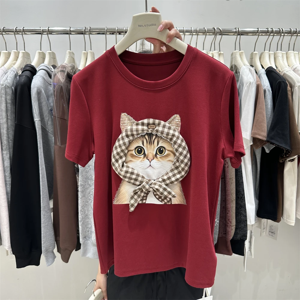 النمط الأوروبي Kawaii س الرقبة قصيرة الأكمام تي شيرت 2025 الخريف جديد الراقية منقوشة وشاح القط فضفاض الحلو لطيف بلايز الإناث