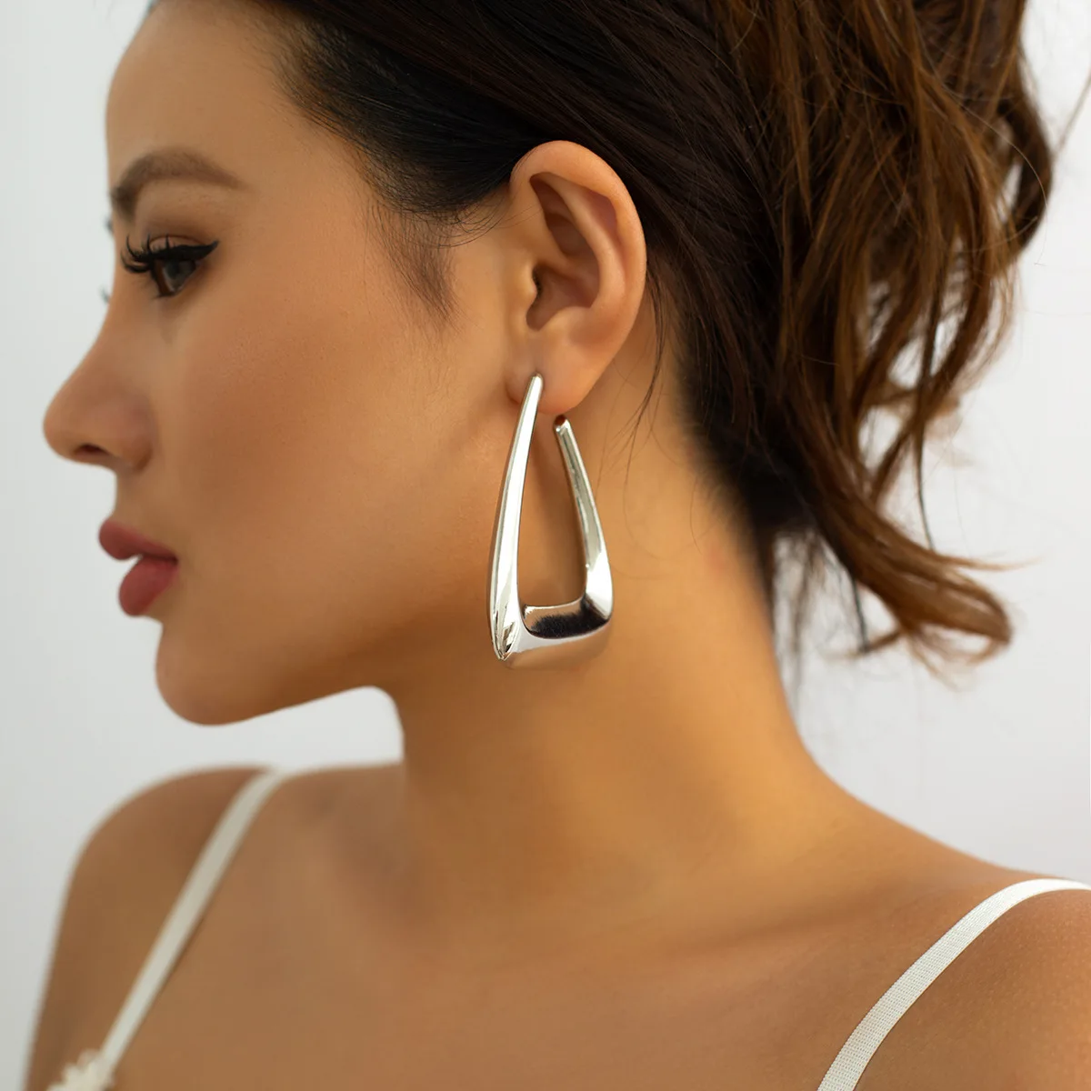 HUANZHI Gold Color Geometric Triangle Irregular Ear Studs Massive Earrings for Women Exaggerated Retro Simple Metal Jewelry Gift