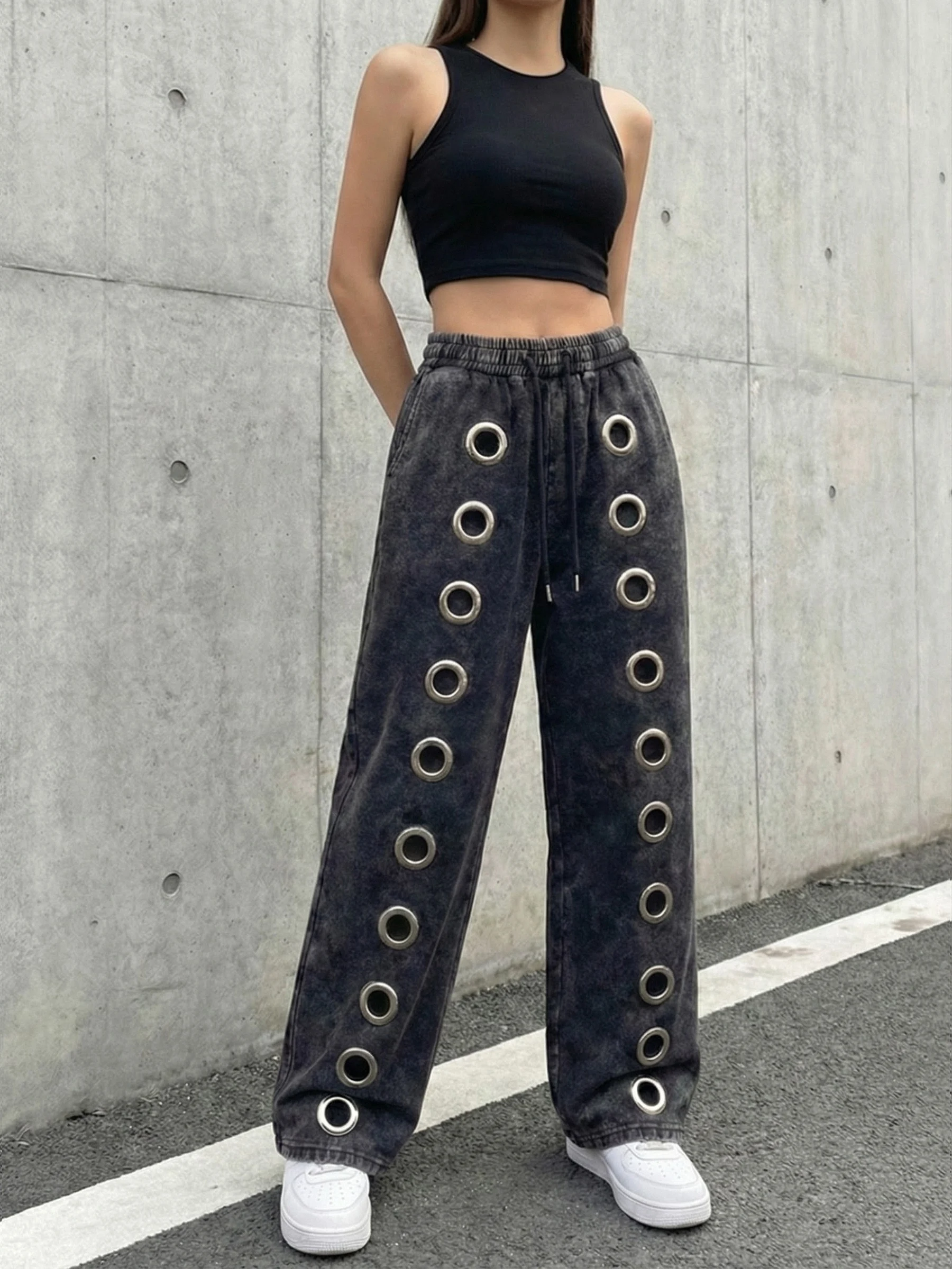 자수 장식이 있는 세련된 스트레이트 팬츠; 루즈핏 스트레이트 팬츠.