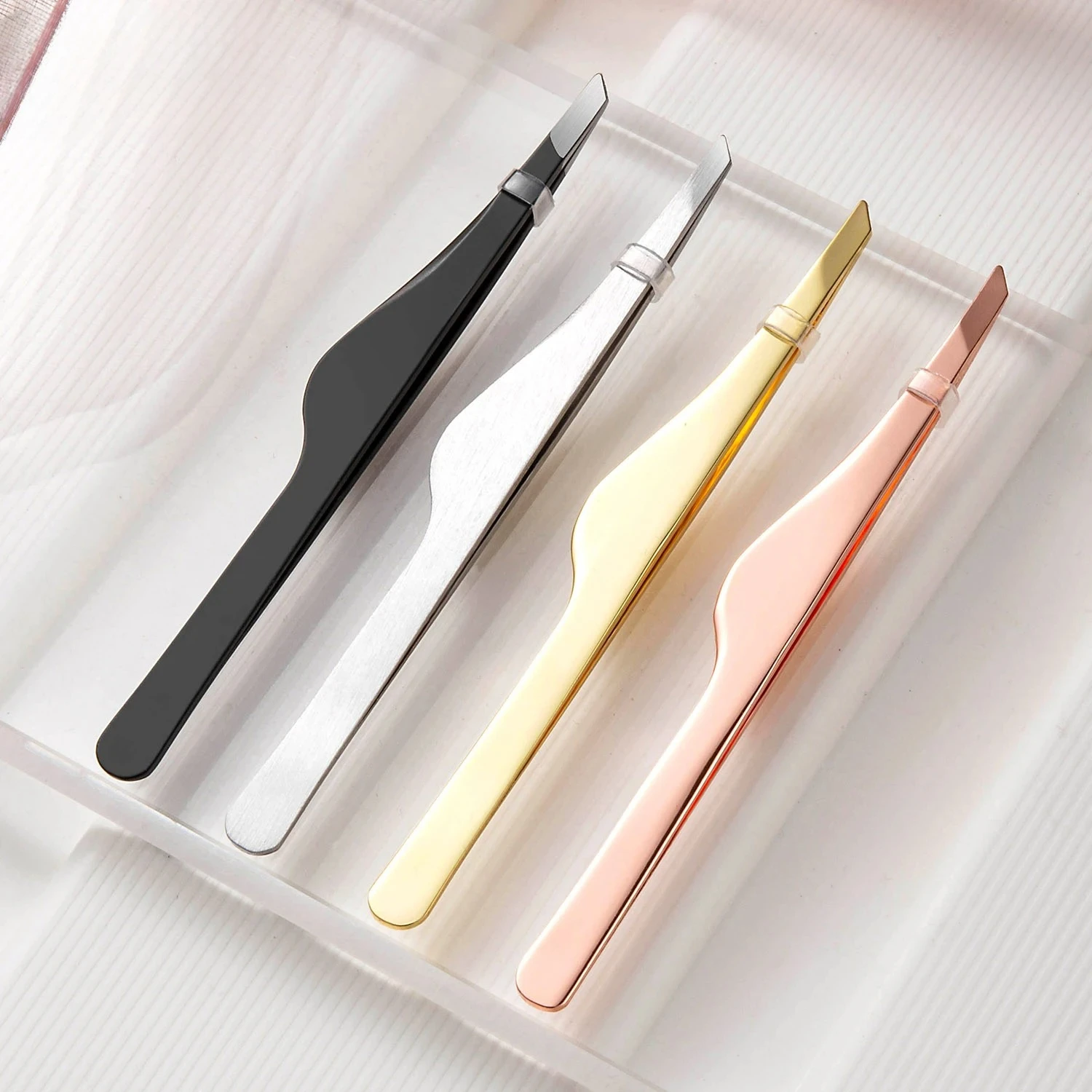 Pinzette per sopracciglia in acciaio inossidabile Sopracciglio curvo Taglia ciglia Pinzette angolate Strumenti per ciglia finte Rimuovi piccoli peli incarniti