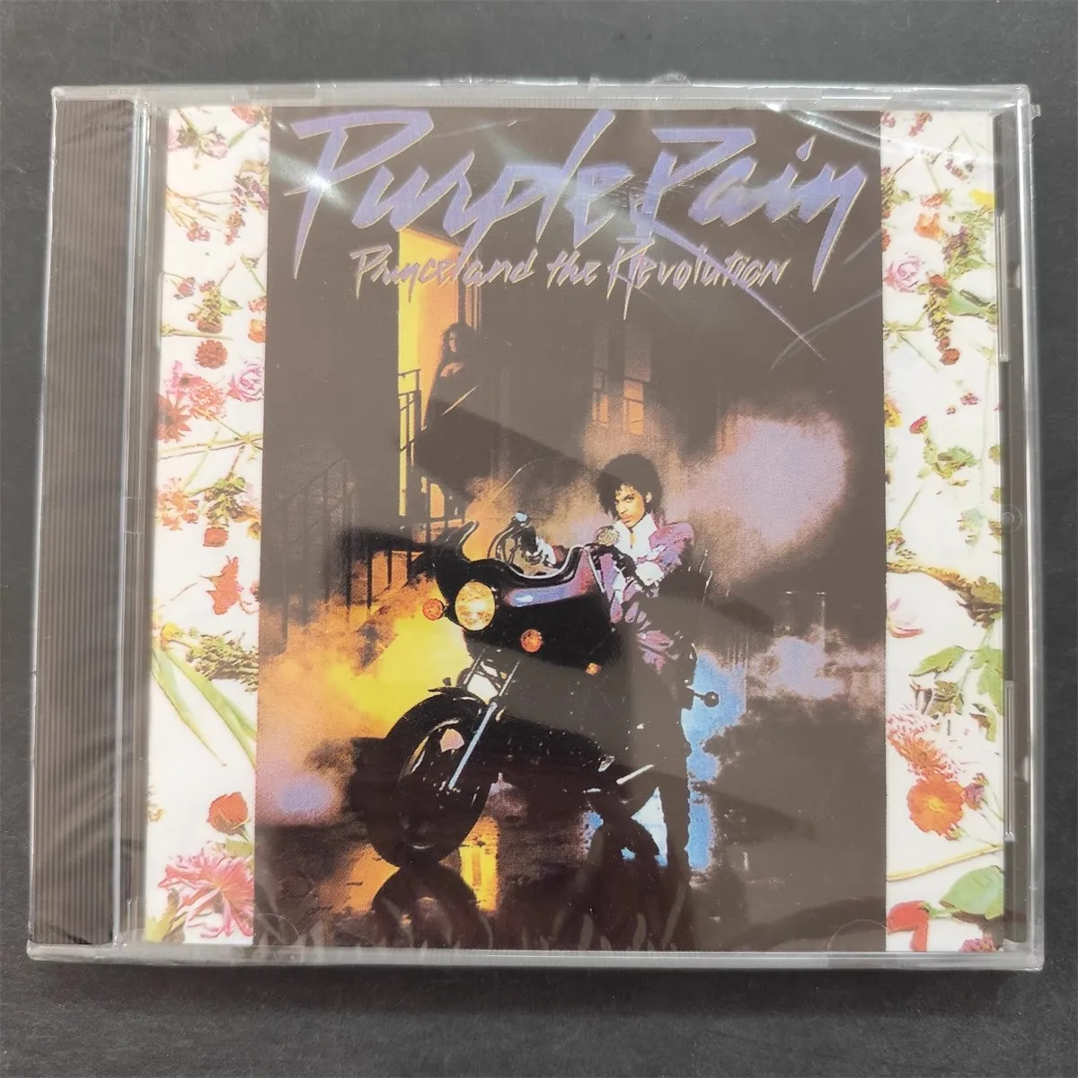 

R&B the Revolution Prince Music CD Purple Rain Album Let's Go Crazy Music Record Cosplay Walkman Car Soundtracks Box Party Music