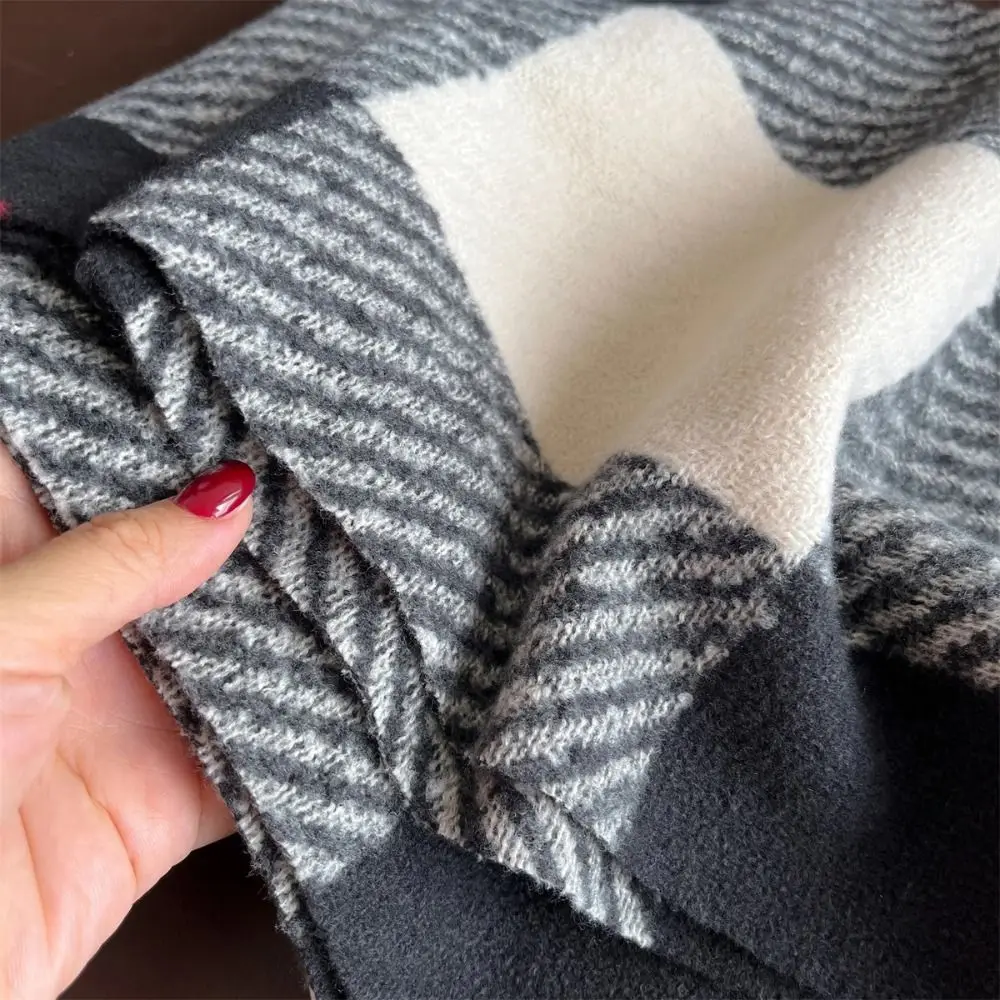 

Fashion Luxury Winter Cashmere Scarf Thickened Windproof Women Shawl Wraps Keep Warm Coldproof Tassel Scarf Winter Outdoor