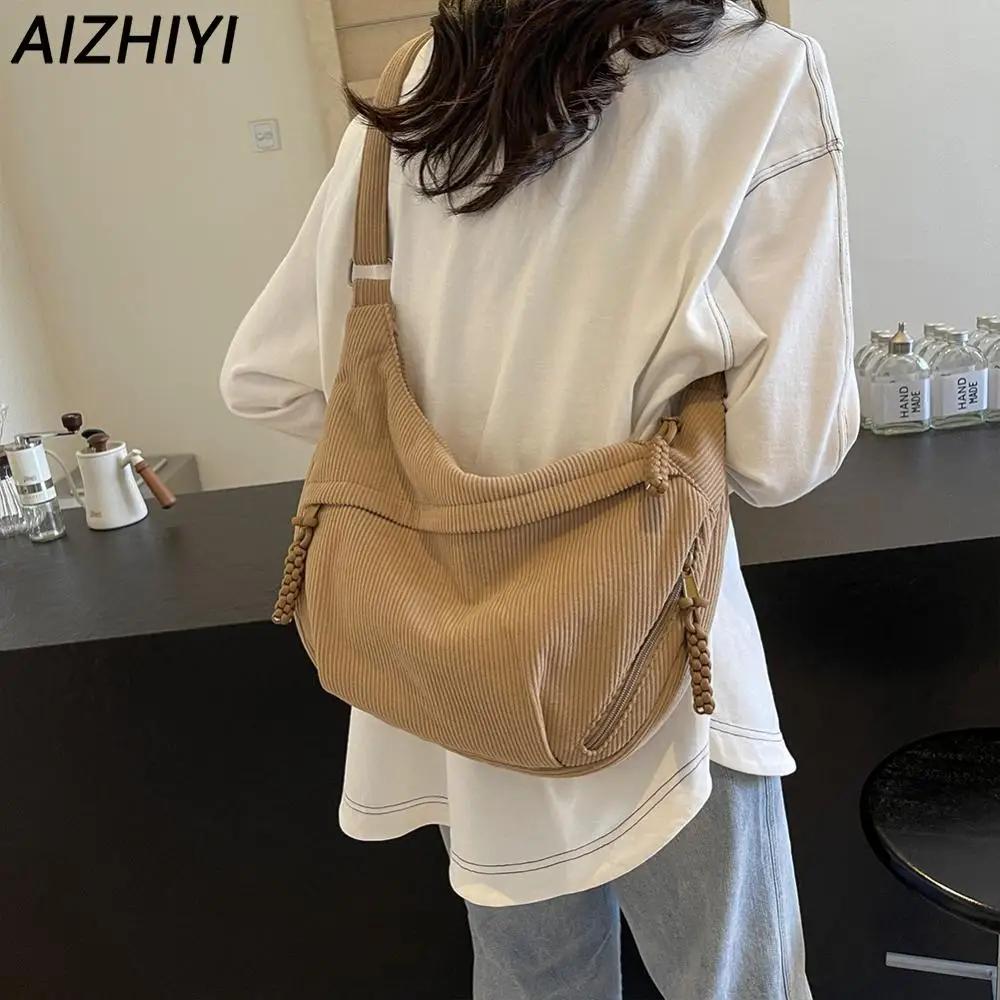 

Corduroy Crescent Bag Solid Color Women Crossbody Bag Zipper Handbag with Pockets Everyday Sling Bag for School Travel Work