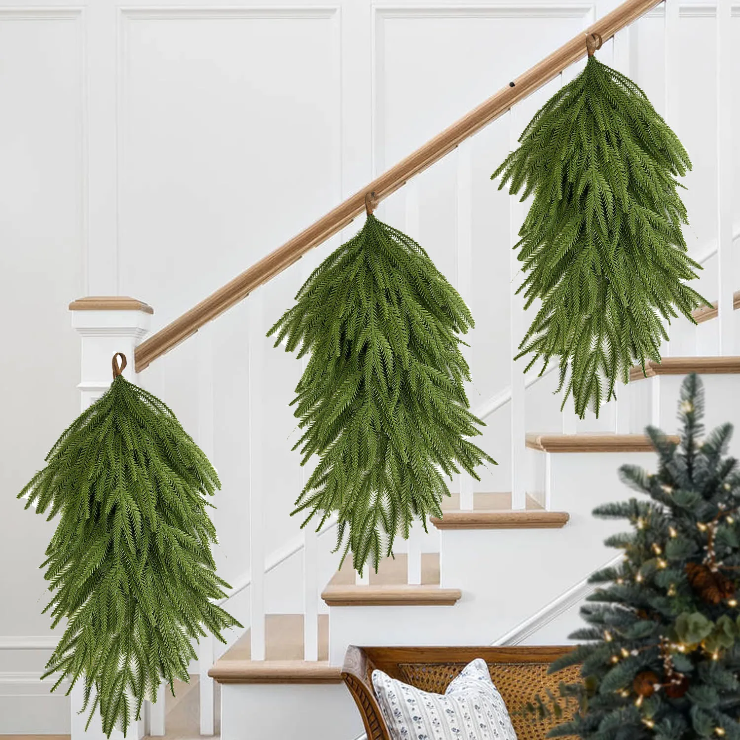 Yannew 2 قطعة عيد الميلاد الاصطناعي نورفولك الصنوبر يتأرجح الأخضر دمعة إكليل للباب الأمامي الموقد درج عباءة ديكور المنزل