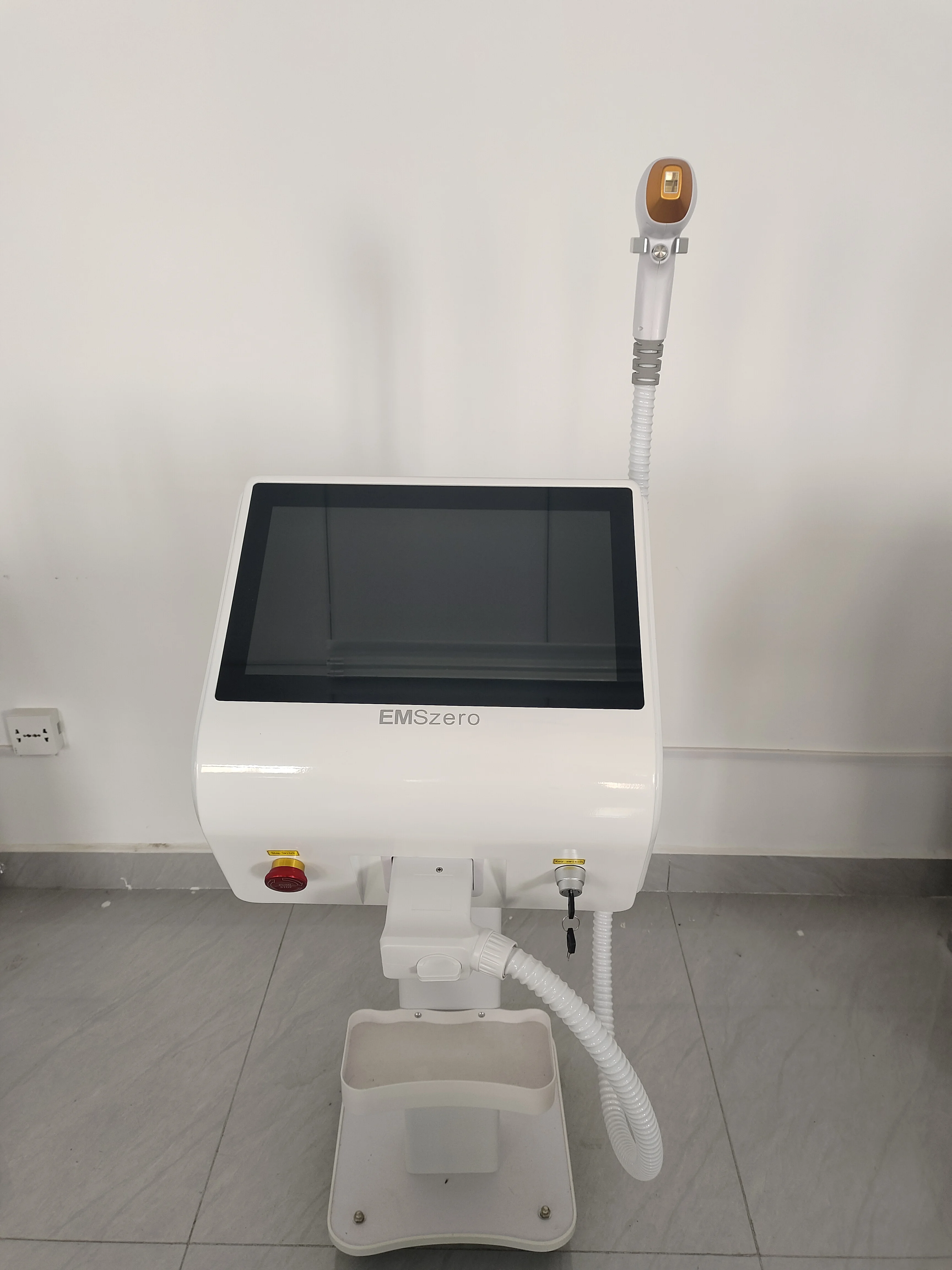 Ultimo salone di bellezza permanente portatile professionale a 3 lunghezze d'onda punto di ghiaccio indolore 808nm a diodi laser