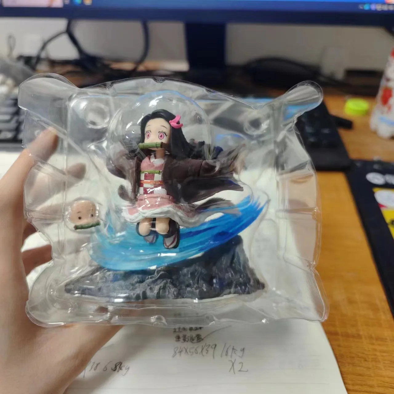 Anime demon slayer correndo kamado nezuko pode mudar rosto decoração modelo kimetsu não yaiba pvc ação estatueta estátua brinquedos presente