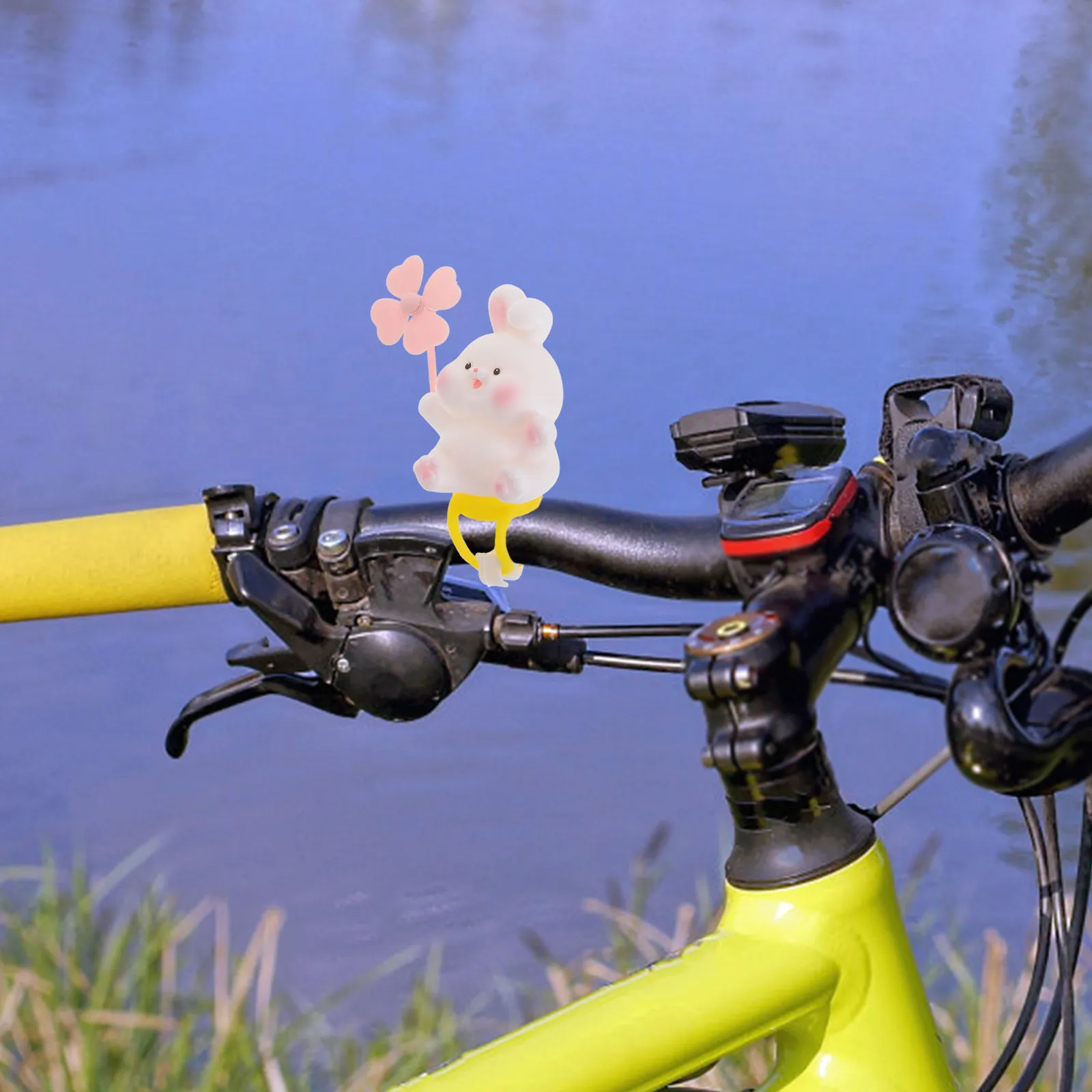 Cute Bike Handle Decoration Small Yellow Duck Spring Design Swinging Decor Scooter Bicycle Accessories Bike Decorations