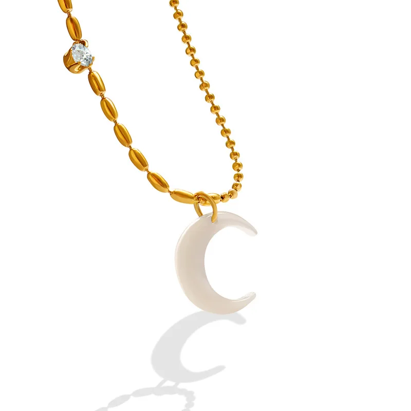 Crescent Necklace Women's Fashion White Sea Shell Material Pendant Clavicle Chain Stainless Steel Gold-plated Jewelry Wholesale